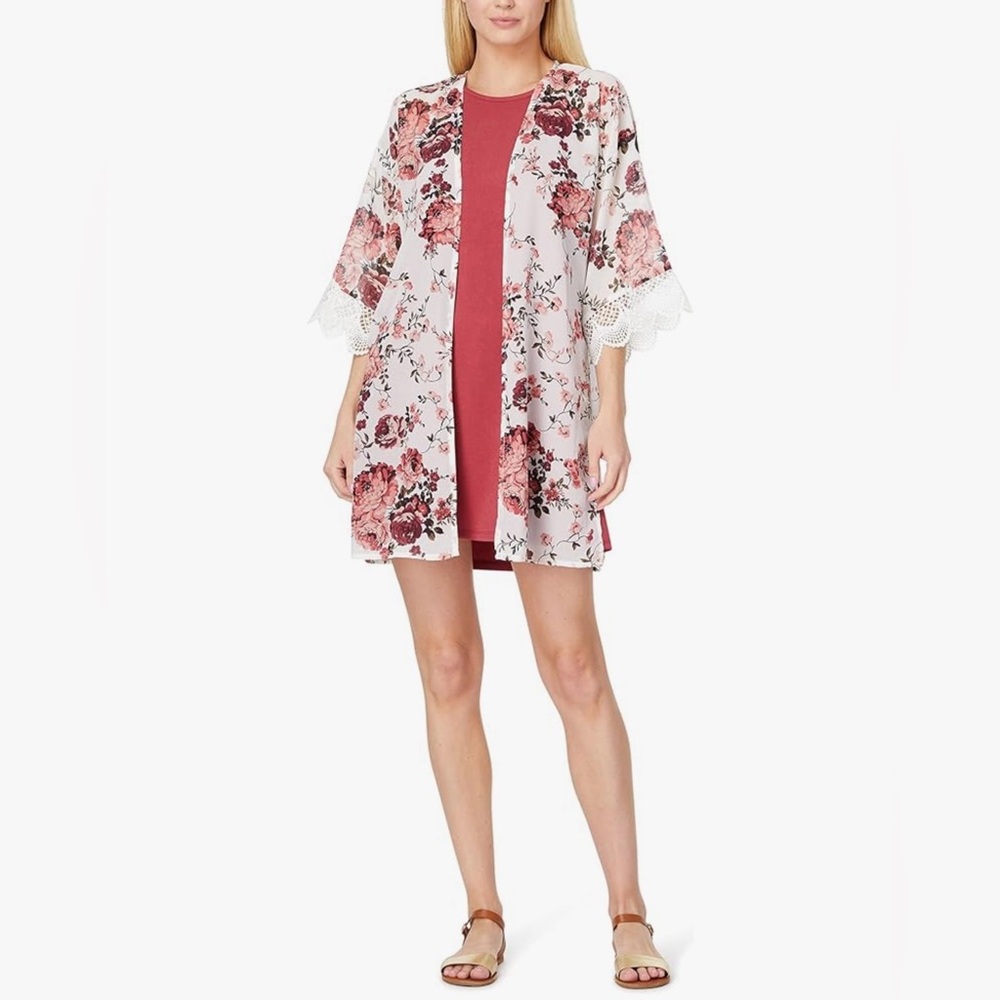 Woman’s Wallflower Kimono Open Front Pink Floral Size M